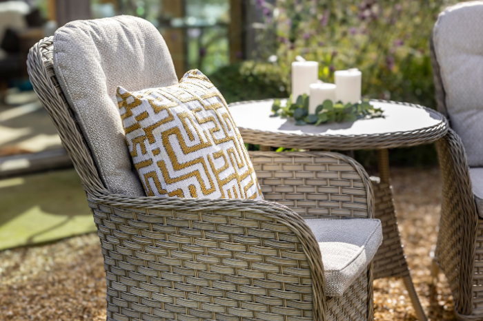Hartman Eton Tuscan Bistro Set – Beech/Oatmeal
